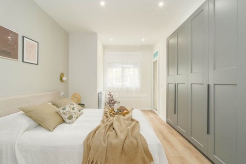 Huoneisto myytävänä Barcelona, Espanja, 3 makuuhuonetta, 130 m2 No. 192704 - kuva 16