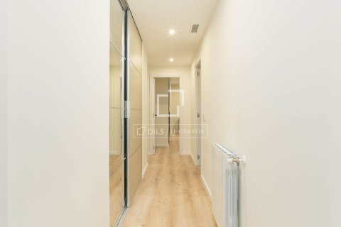 Huoneisto myytävänä Barcelona, Espanja, 3 makuuhuonetta, 130 m2 No. 192704 - kuva 14