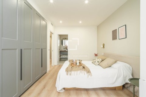Huoneisto myytävänä Barcelona, Espanja, 3 makuuhuonetta, 130 m2 No. 192704 - kuva 18