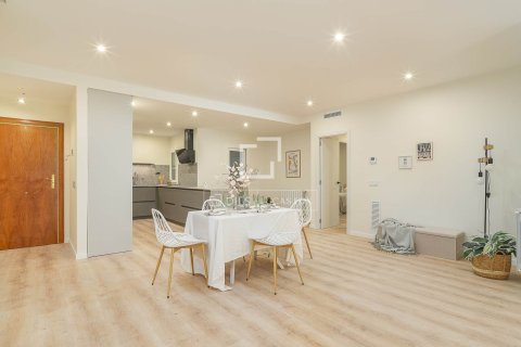 Huoneisto myytävänä Barcelona, Espanja, 3 makuuhuonetta, 130 m2 No. 192704 - kuva 6