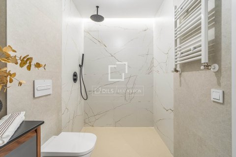 Huoneisto myytävänä Barcelona, Espanja, 3 makuuhuonetta, 130 m2 No. 192704 - kuva 23