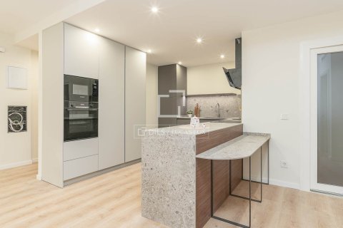 Huoneisto myytävänä Barcelona, Espanja, 3 makuuhuonetta, 130 m2 No. 192704 - kuva 8