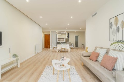 Huoneisto myytävänä Barcelona, Espanja, 3 makuuhuonetta, 130 m2 No. 192704 - kuva 4