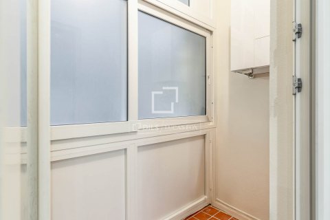Huoneisto myytävänä Barcelona, Espanja, 3 makuuhuonetta, 130 m2 No. 192704 - kuva 12