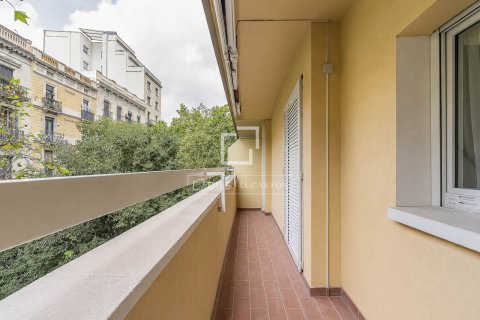 Huoneisto myytävänä Barcelona, Espanja, 3 makuuhuonetta, 130 m2 No. 192704 - kuva 20