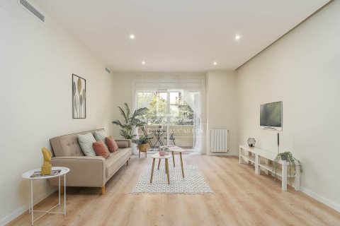 Huoneisto myytävänä Barcelona, Espanja, 3 makuuhuonetta, 130 m2 No. 192704 - kuva 2