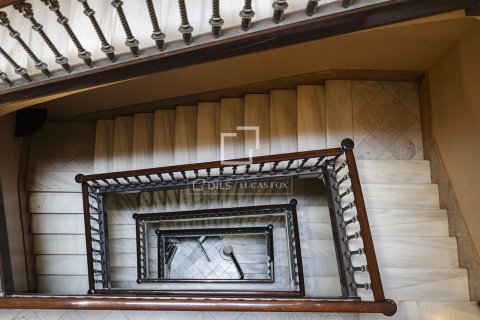 Huoneisto myytävänä Barcelona, Espanja, 3 makuuhuonetta, 184 m2 No. 192701 - kuva 30