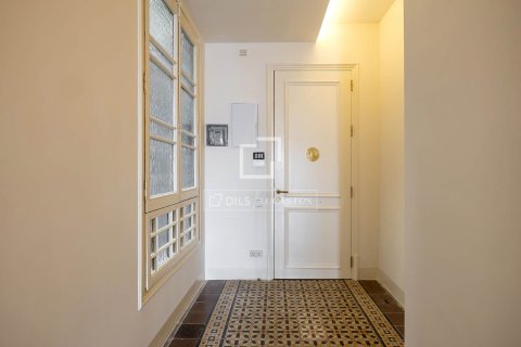 Huoneisto myytävänä Barcelona, Espanja, 3 makuuhuonetta, 184 m2 No. 192701 - kuva 28