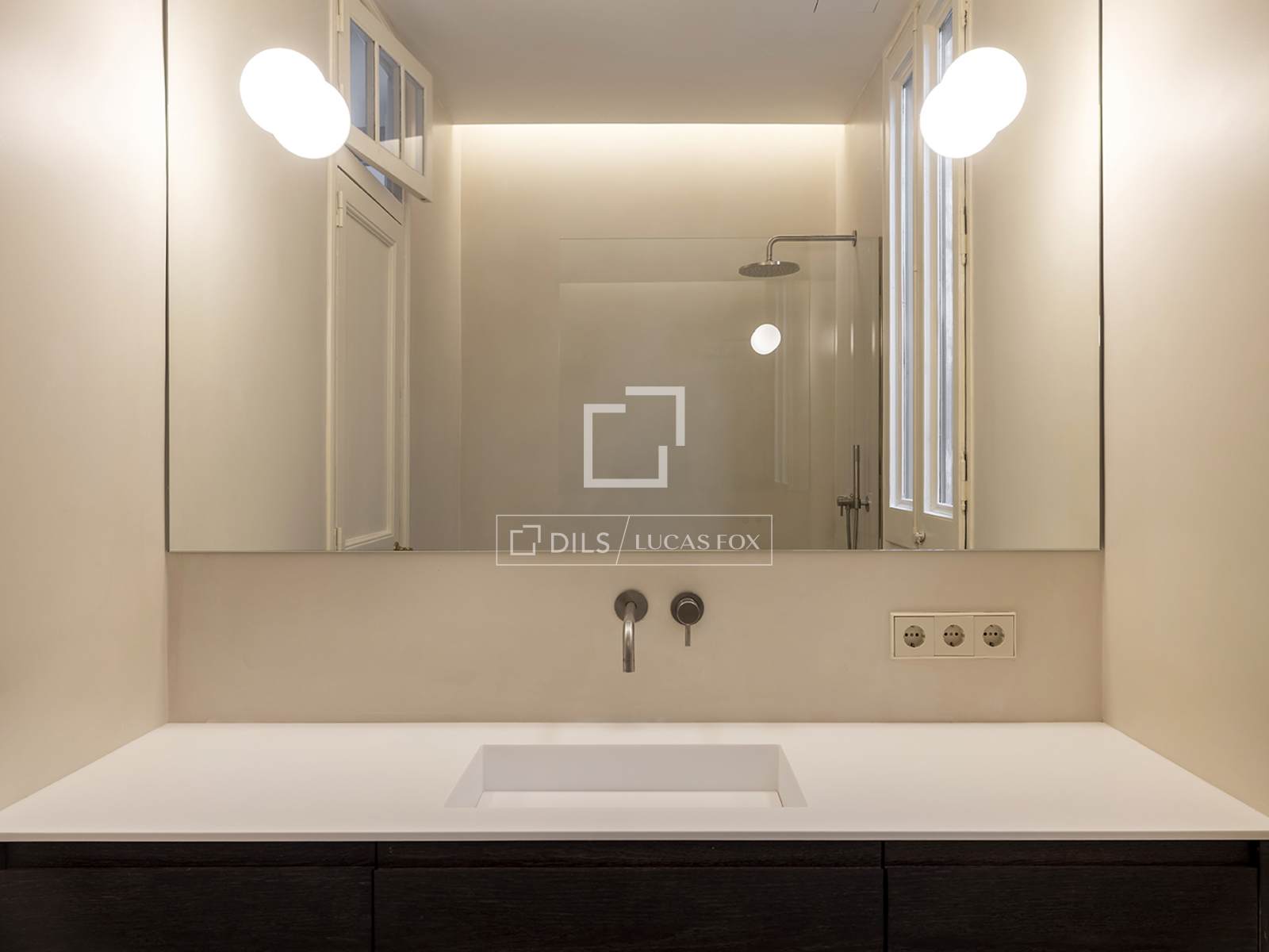 Appartamento a Barcelona, Spagna 3 camere da letto, 184 mq. N° 192701