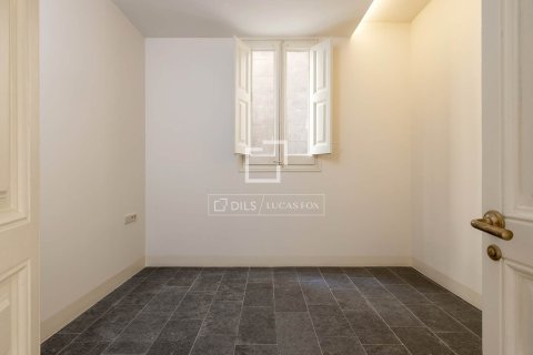 Huoneisto myytävänä Barcelona, Espanja, 3 makuuhuonetta, 184 m2 No. 192701 - kuva 26