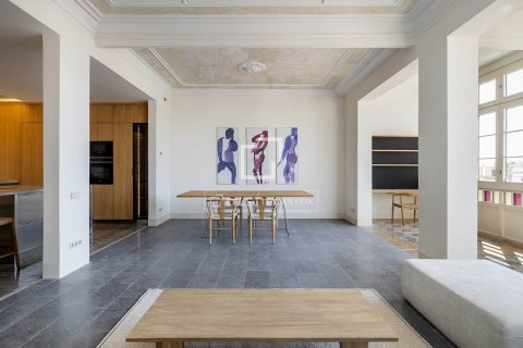 Huoneisto Barcelona, Espanja 3 makuuhuonetta, 184 m2 No. 192701