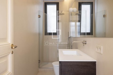 Huoneisto myytävänä Barcelona, Espanja, 3 makuuhuonetta, 184 m2 No. 192701 - kuva 25