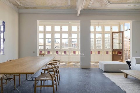 Huoneisto myytävänä Barcelona, Espanja, 3 makuuhuonetta, 184 m2 No. 192701 - kuva 2