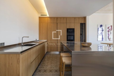 Huoneisto myytävänä Barcelona, Espanja, 3 makuuhuonetta, 184 m2 No. 192701 - kuva 17