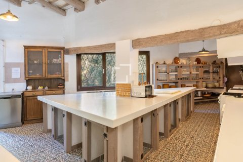 Finca myytävänä Mataro, Barcelona, Espanja, 13 makuuhuonetta, 651 m2 No. 192705 - kuva 15