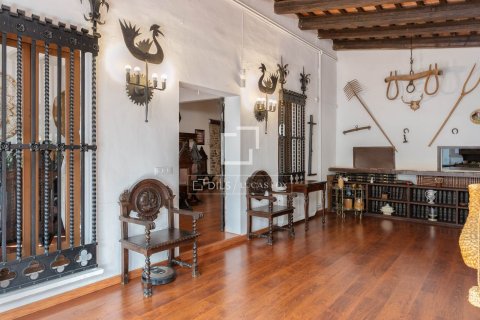 Finca myytävänä Mataro, Barcelona, Espanja, 13 makuuhuonetta, 651 m2 No. 192705 - kuva 14