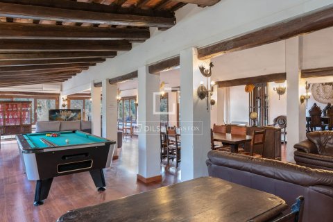 Finca myytävänä Mataro, Barcelona, Espanja, 13 makuuhuonetta, 651 m2 No. 192705 - kuva 13