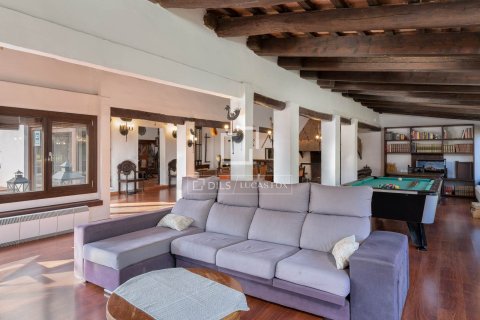 Finca myytävänä Mataro, Barcelona, Espanja, 13 makuuhuonetta, 651 m2 No. 192705 - kuva 11