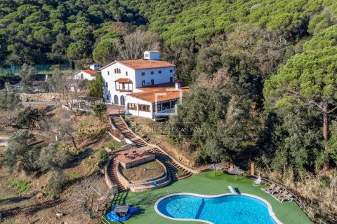 Finca Mataro, Barcelona, Espanja 13 makuuhuonetta, 651 m2 No. 192705
