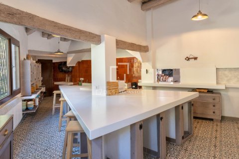 Finca myytävänä Mataro, Barcelona, Espanja, 13 makuuhuonetta, 651 m2 No. 192705 - kuva 17