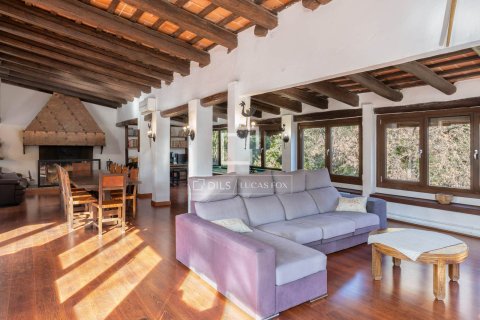 Finca myytävänä Mataro, Barcelona, Espanja, 13 makuuhuonetta, 651 m2 No. 192705 - kuva 12