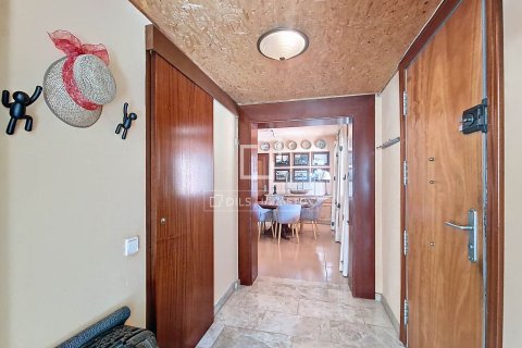 Finca myytävänä Vilanova i la Geltru, Barcelona, Espanja, 5 makuuhuonetta, 248 m2 No. 192707 - kuva 11