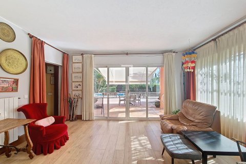 Finca myytävänä Vilanova i la Geltru, Barcelona, Espanja, 5 makuuhuonetta, 248 m2 No. 192707 - kuva 17