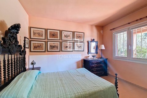 Finca myytävänä Vilanova i la Geltru, Barcelona, Espanja, 5 makuuhuonetta, 248 m2 No. 192707 - kuva 23