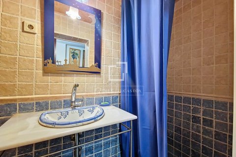 Finca myytävänä Vilanova i la Geltru, Barcelona, Espanja, 5 makuuhuonetta, 248 m2 No. 192707 - kuva 27