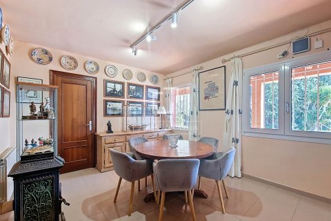 Finca myytävänä Vilanova i la Geltru, Barcelona, Espanja, 5 makuuhuonetta, 248 m2 No. 192707 - kuva 21