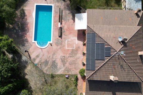Finca myytävänä Vilanova i la Geltru, Barcelona, Espanja, 5 makuuhuonetta, 248 m2 No. 192707 - kuva 3