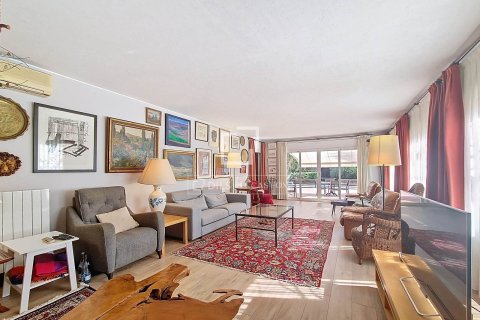 Finca myytävänä Vilanova i la Geltru, Barcelona, Espanja, 5 makuuhuonetta, 248 m2 No. 192707 - kuva 16