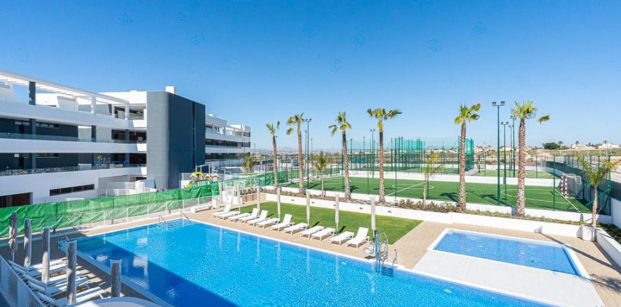 Apartment in Torrevieja, Alicante, Spain 3 bedrooms, 100 sq.m. No. 105000