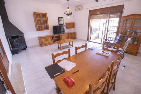 House for sale in Coma-Ruga, Tarragona, Spain 6 bedrooms, 160 sq.m. No. 140840 - photo 4