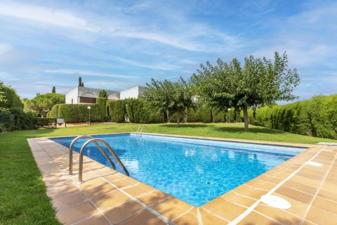 Casa adosada en venta en Begur, Gerona, España 3 dormitorios, No. 140838 - foto 2