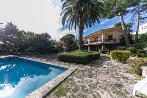 Продажа дома в С'Агаро, Герона, Испания 4 спальни, 2265м2 №140835 - фото 1