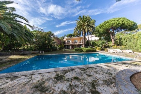 Продажа дома в С'Агаро, Герона, Испания 4 спальни, 2265м2 №140835 - фото 2