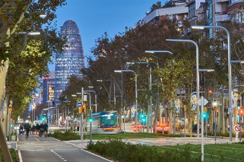 Commercial property à vendre à Barcelona, Espagne, 203 m2 No. 141074 - photo 2