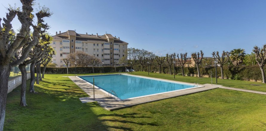 Dzīvoklis Sant Andreu de Llavaneres, Barcelona, Spānijā 6 istabas, Nr. 141077