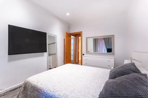 Huoneisto myytävänä Barcelona, Espanja, 4 makuuhuonetta, 95 m2 No. 141079 - kuva 12