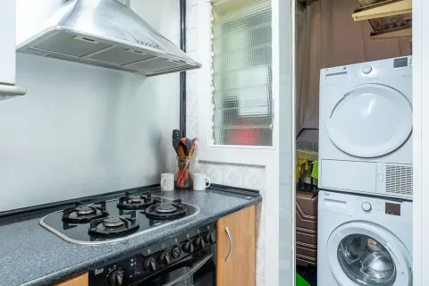 Huoneisto myytävänä Barcelona, Espanja, 4 makuuhuonetta, 95 m2 No. 141079 - kuva 17