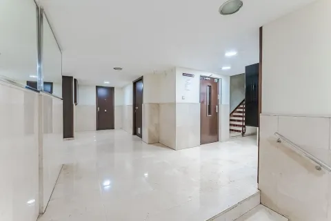 Huoneisto myytävänä Barcelona, Espanja, 4 makuuhuonetta, 95 m2 No. 141079 - kuva 28