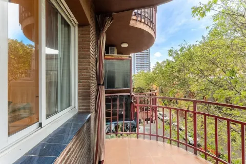 Huoneisto myytävänä Barcelona, Espanja, 4 makuuhuonetta, 95 m2 No. 141079 - kuva 5