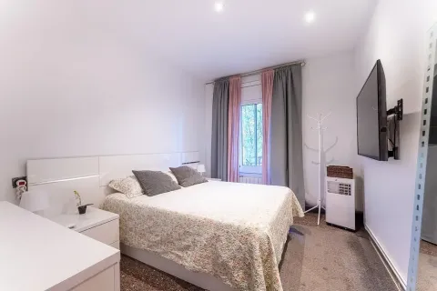 Huoneisto myytävänä Barcelona, Espanja, 4 makuuhuonetta, 95 m2 No. 141079 - kuva 2