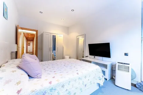 Huoneisto myytävänä Barcelona, Espanja, 4 makuuhuonetta, 95 m2 No. 141079 - kuva 10