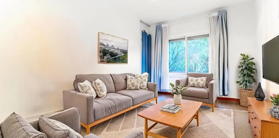 Huoneisto Barcelona, Espanja 4 makuuhuonetta, 95 m2 No. 141079