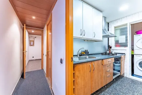 Huoneisto myytävänä Barcelona, Espanja, 4 makuuhuonetta, 95 m2 No. 141079 - kuva 16