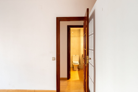 Huoneisto myytävänä Barcelona, Espanja, 2 makuuhuonetta, No. 141078 - kuva 16