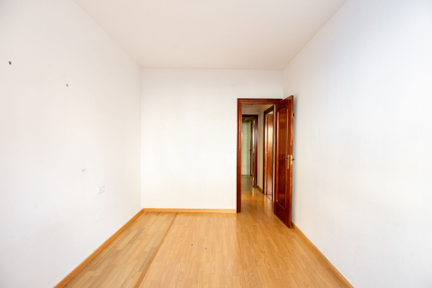 Huoneisto myytävänä Barcelona, Espanja, 2 makuuhuonetta, No. 141078 - kuva 8