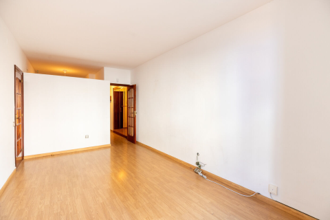 Huoneisto myytävänä Barcelona, Espanja, 2 makuuhuonetta, No. 141078 - kuva 2